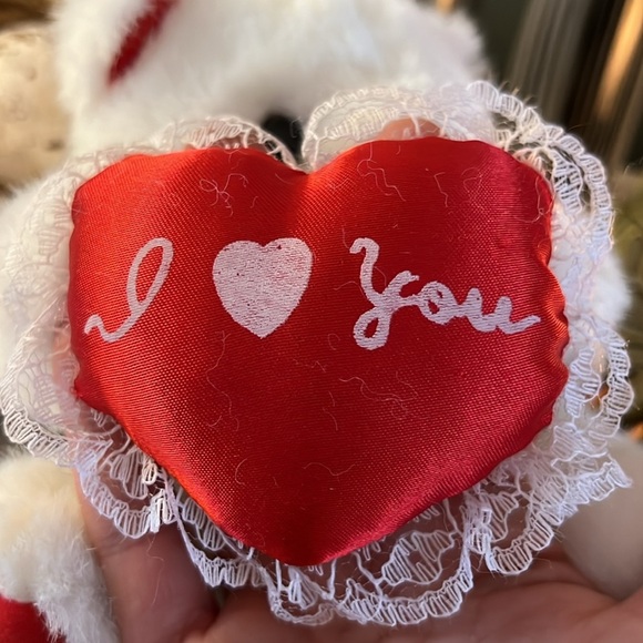 Royal Plush I Love You Heart Bear with White Lace ~ 6” of Cuteness ❤️ Vintage 🧸 - Picture 16 of 16